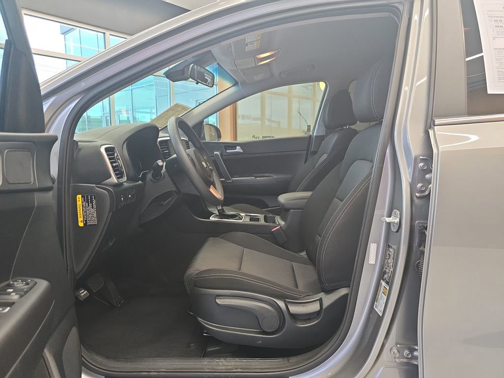 Used 2022 Kia Sportage LX image 12