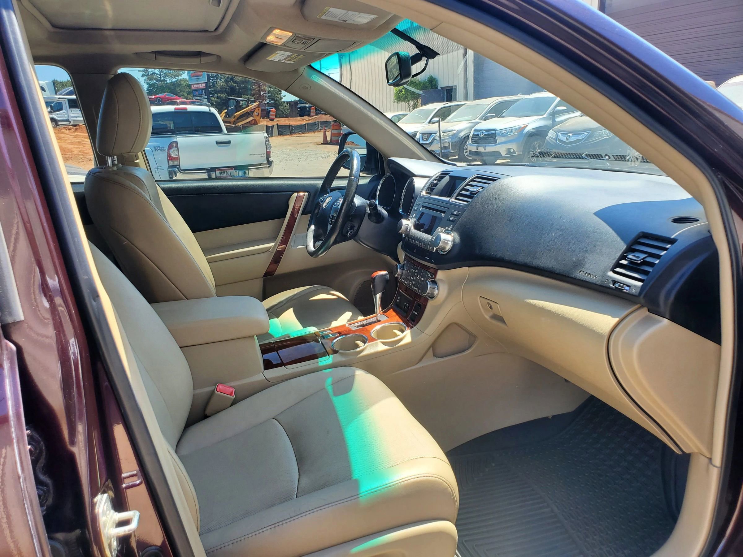 Used 2011 Toyota Highlander Limited w/ Tow Pkg FWD image 23