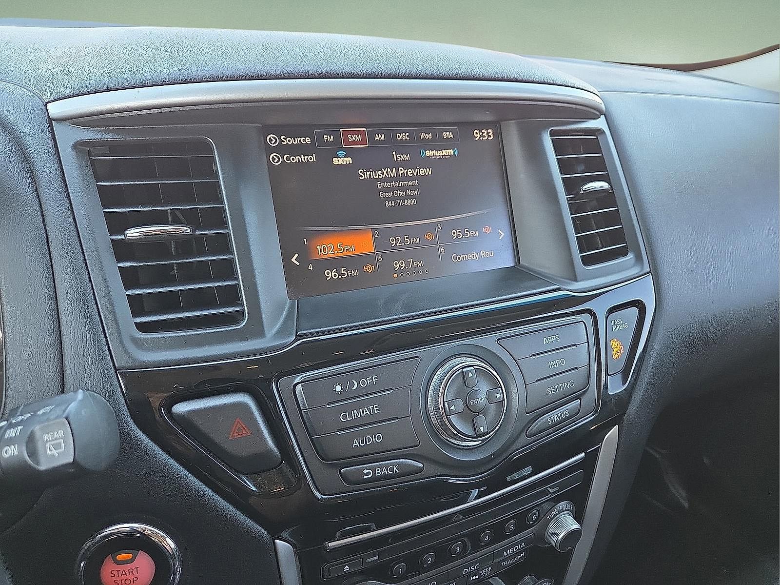 Used 2019 Nissan Pathfinder SV image 16