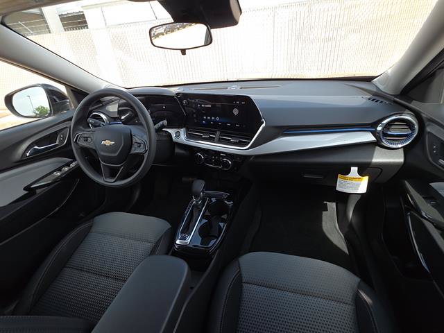 Used 2026 Chevrolet Trax LT FWD image 11