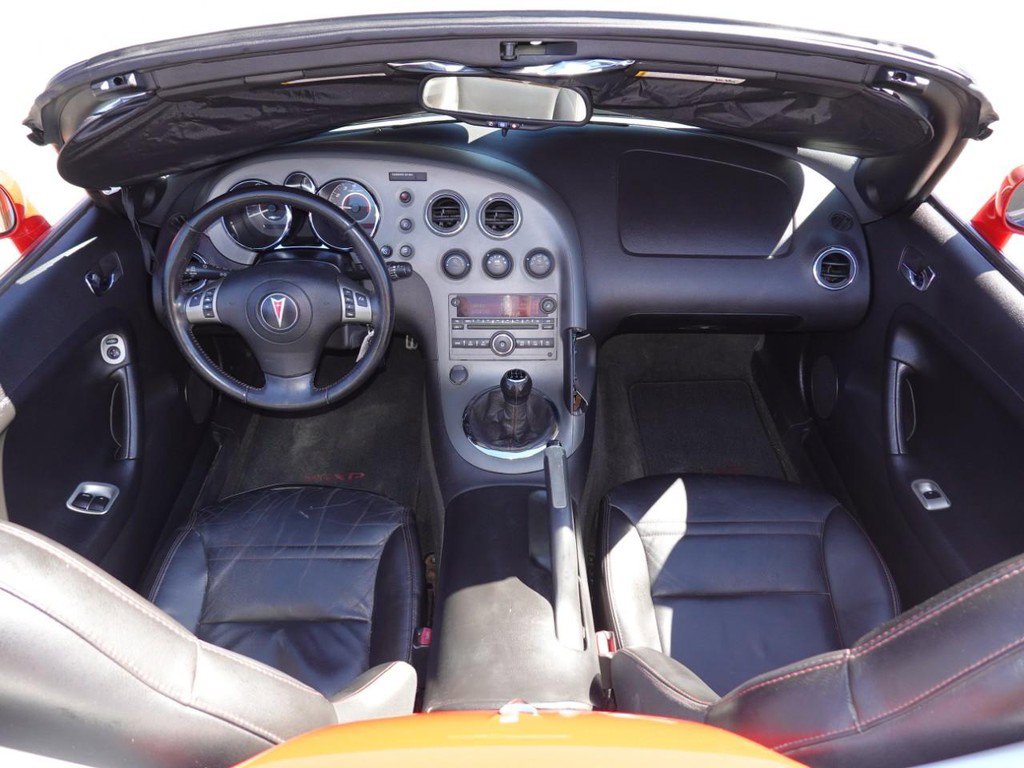 Used 2009 Pontiac Solstice GXP w/ Club Sport Package image 8