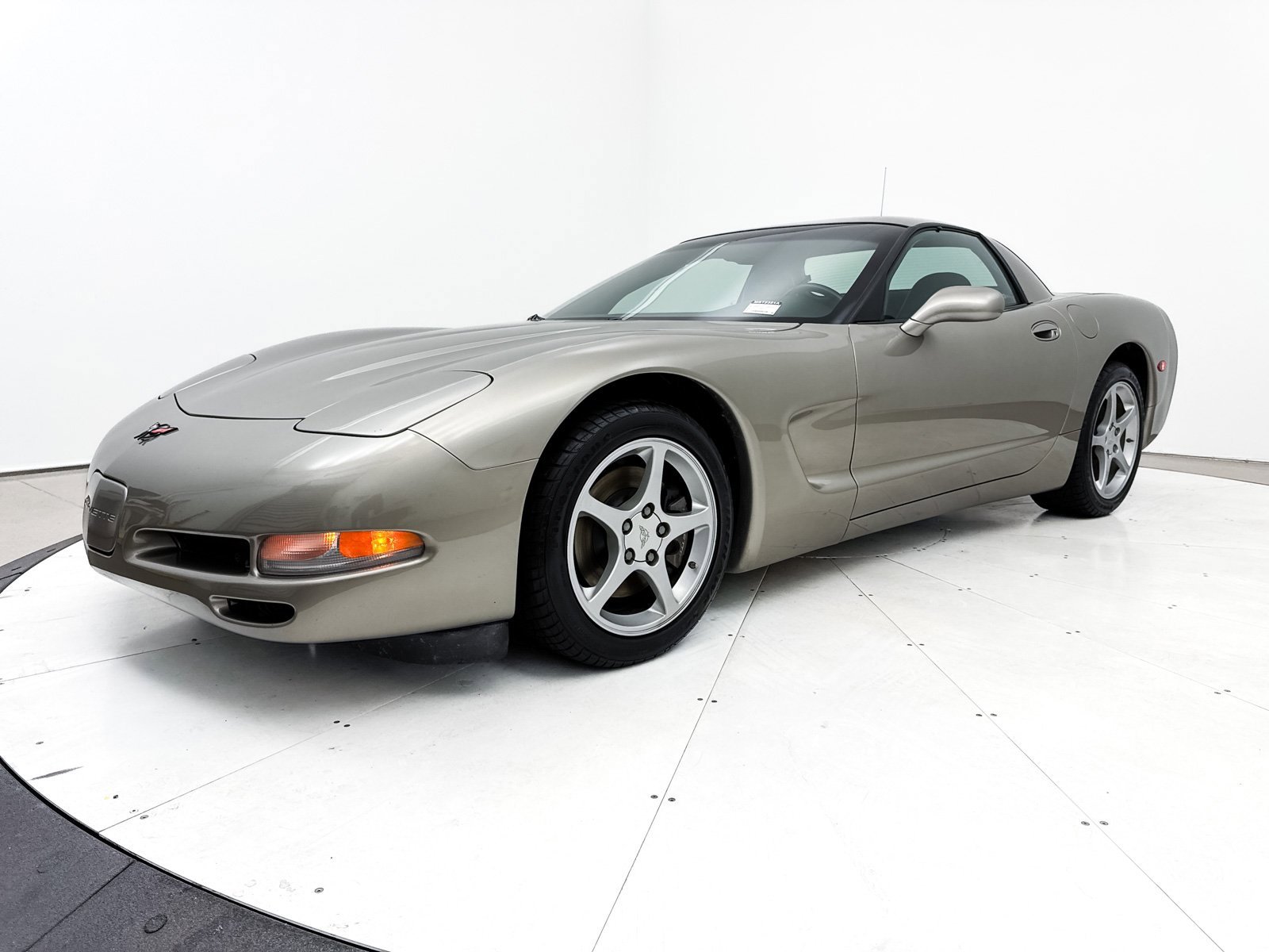 Used 2000 Chevrolet Corvette Coupe w/ Lighting Pkg image 13