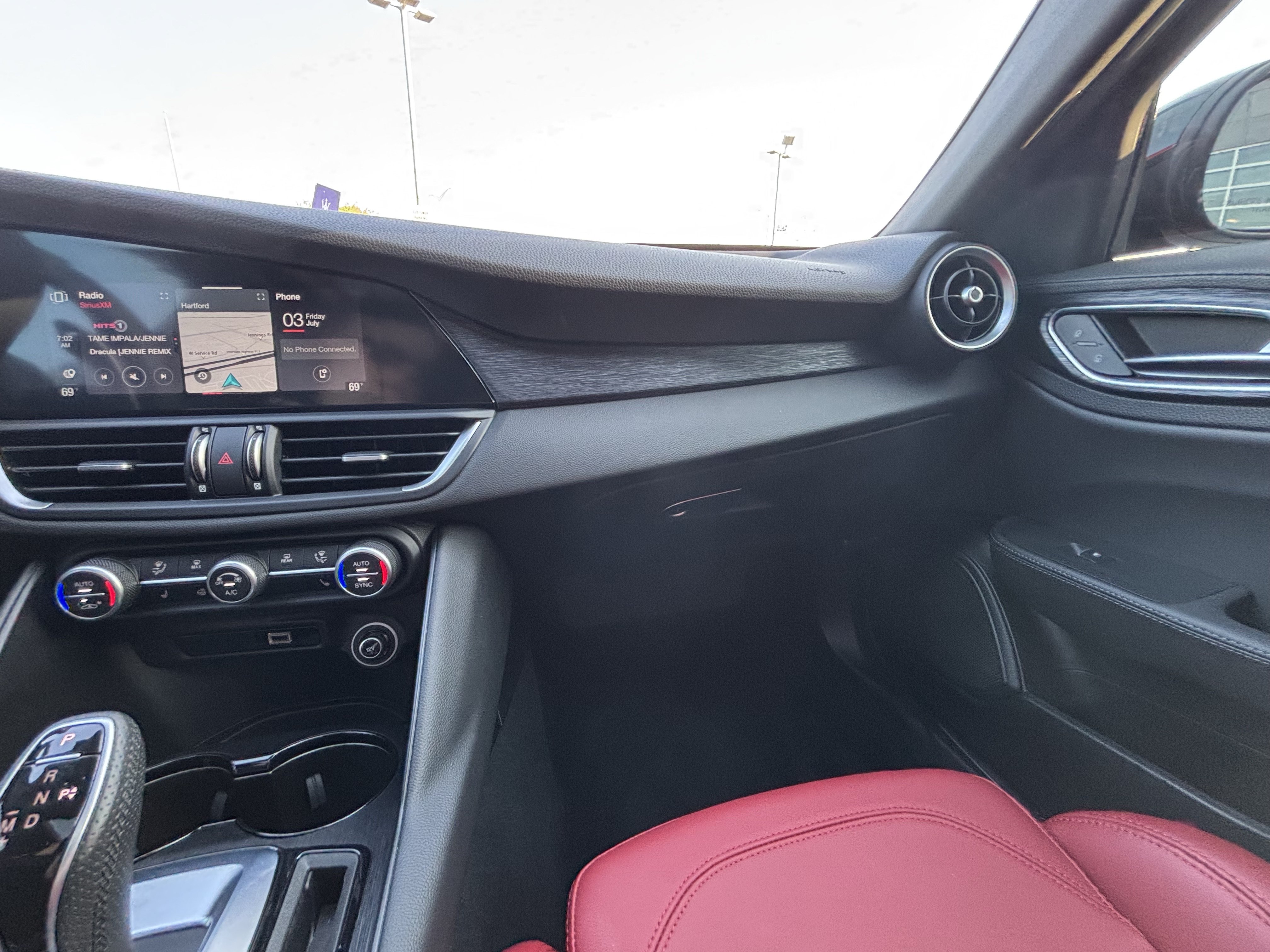Certified 2024 Alfa Romeo Giulia Sprint RWD image 30