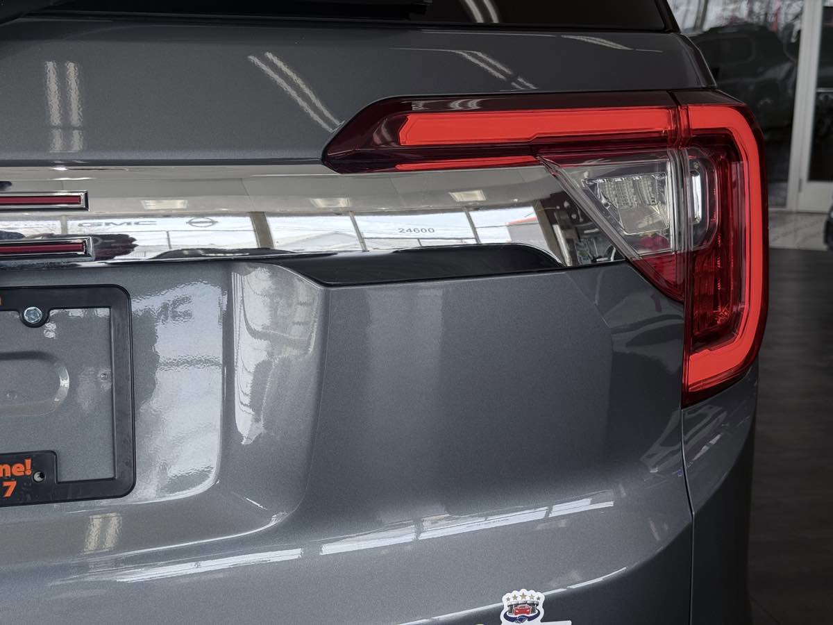 Used 2022 GMC Acadia Denali w/ Denali Ultimate Package FWD image 19