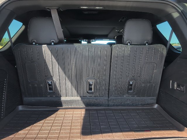 Used 2022 Chevrolet Tahoe High Country AWD/4WD image 9