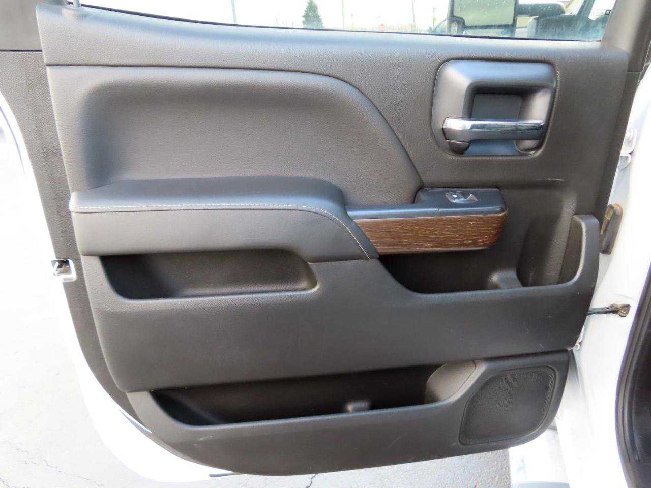 Used 2019 GMC Sierra 3500 Denali w/ Duramax Plus Package image 46