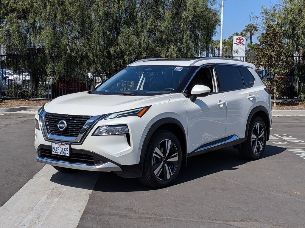 Used 2022 Nissan Rogue Platinum w/ Head-Up Display Package image 2