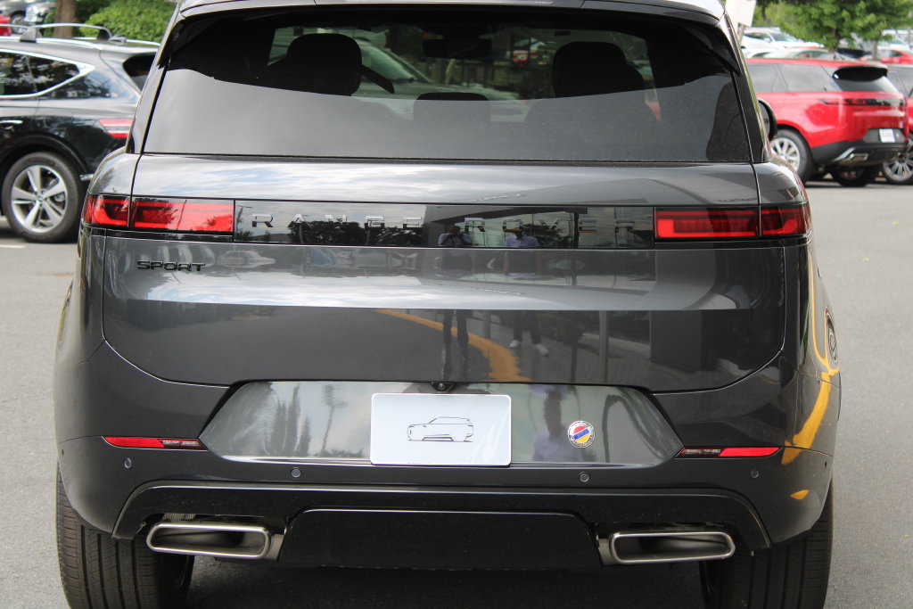 New 2026 Land Rover Range Rover Sport Dynamic SE AWD/4WD image 5