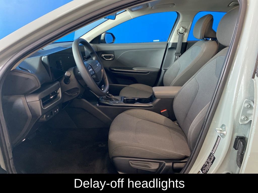 Used 2025 Kia K4 LXS image 10