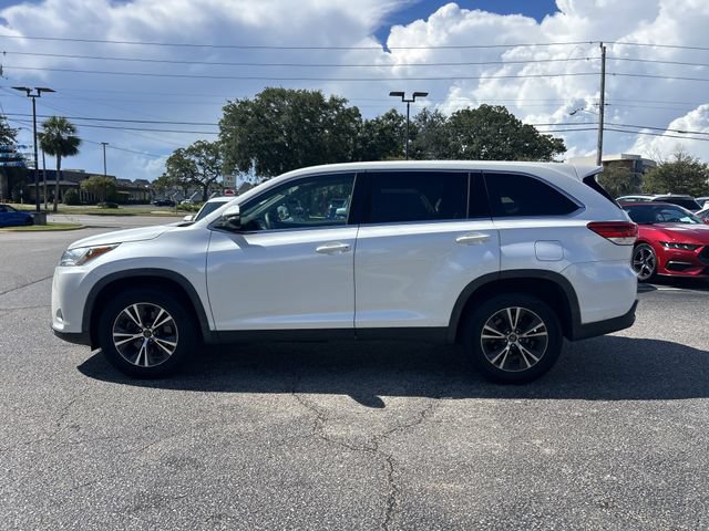 Used 2019 Toyota Highlander LE FWD image 7