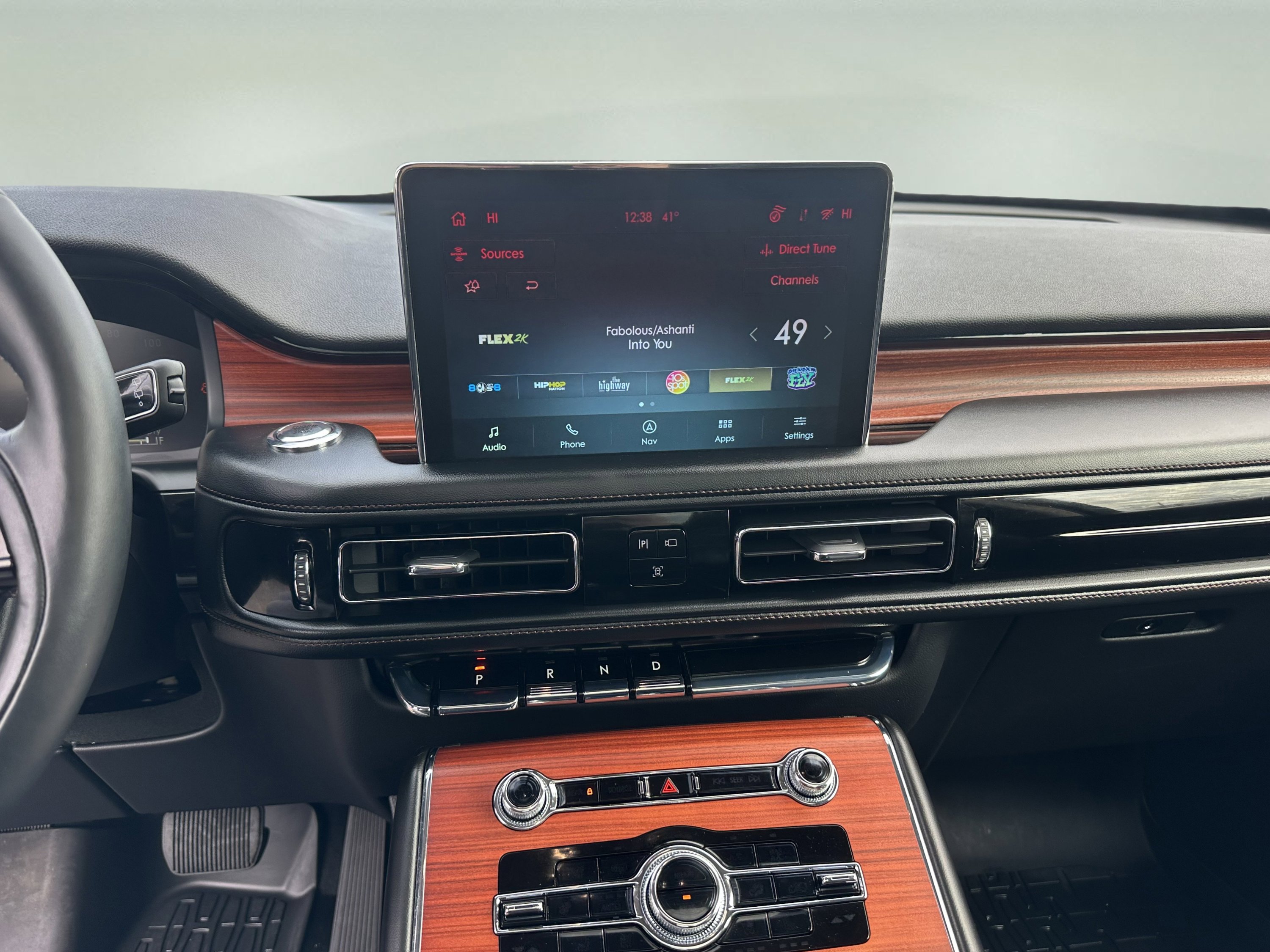 Certified 2023 Lincoln Aviator Reserve w/ Equipment Group 201A image 14