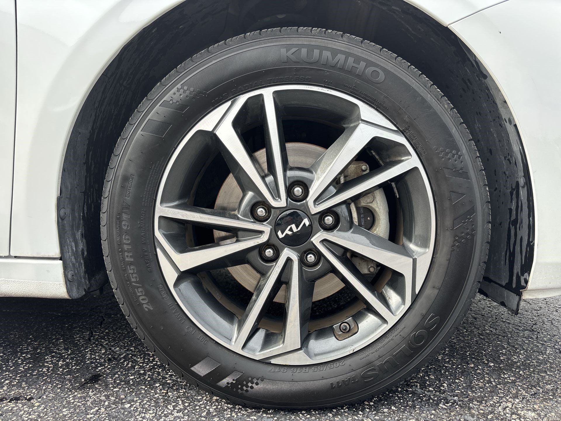 Certified 2024 Kia Forte LXS FWD image 18