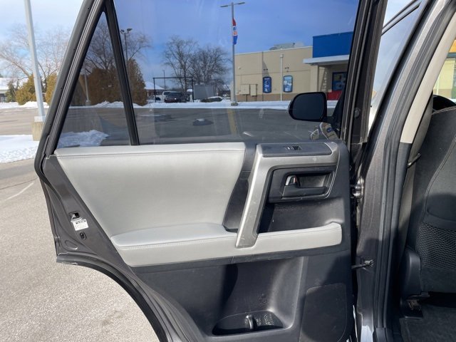 Used 2010 Toyota 4Runner SR5 image 58