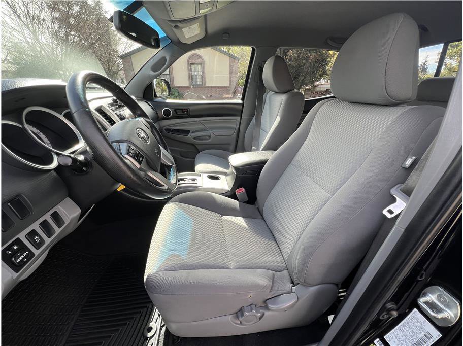 Used 2012 Toyota Tacoma PreRunner w/ SR5 Pkg RWD image 13