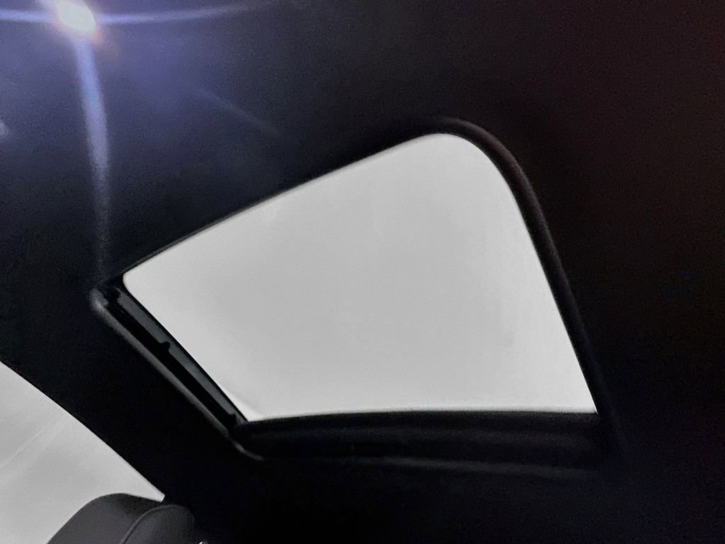 Used 2018 Chevrolet Camaro SS image 19