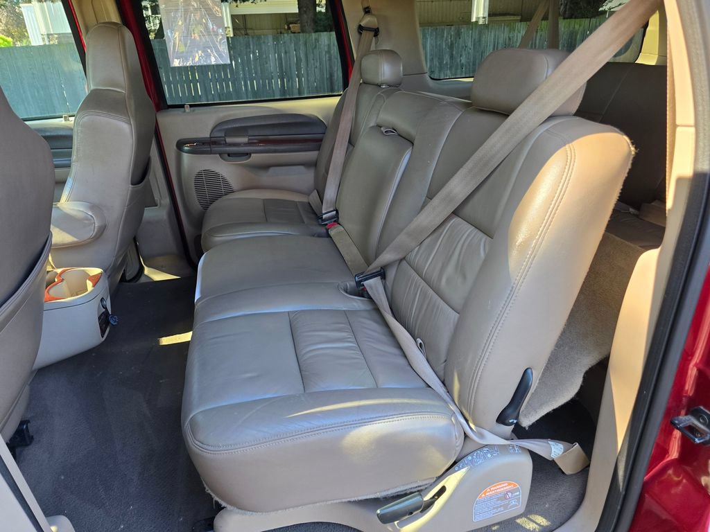 Used 2004 Ford Excursion XLT AWD/4WD image 24
