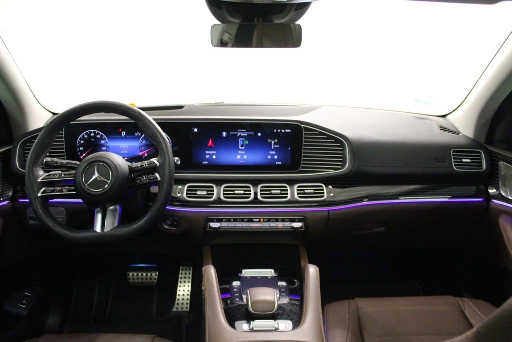 Used 2024 Mercedes-Benz GLS 450 4MATIC image 32