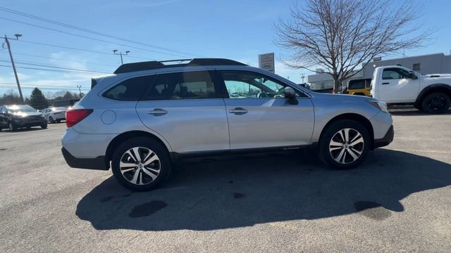 Used 2018 Subaru Outback 2.5i Limited image 9