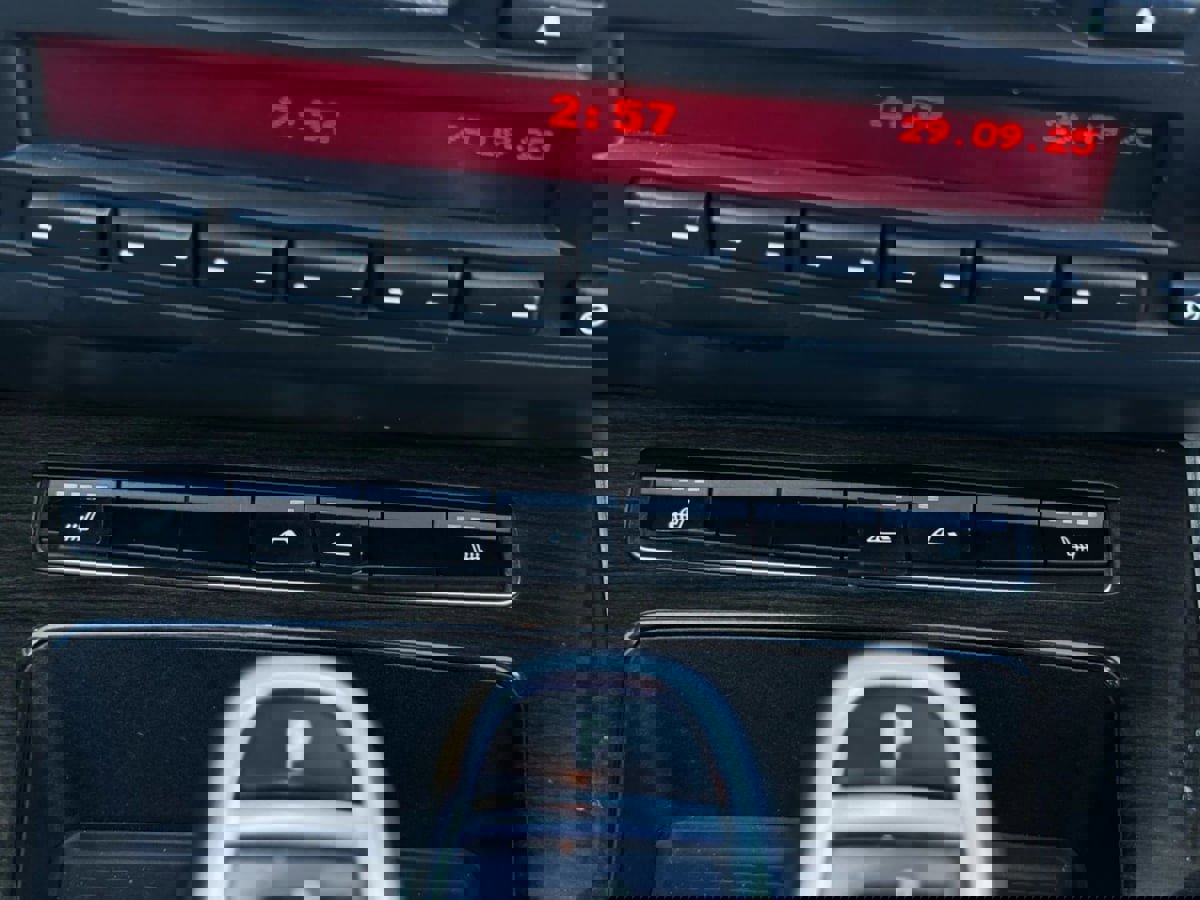 Used 2011 BMW Z4 sDrive35i image 56