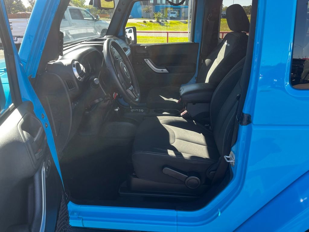 Used 2018 Jeep Wrangler Rubicon w/ Power Convenience Group image 34