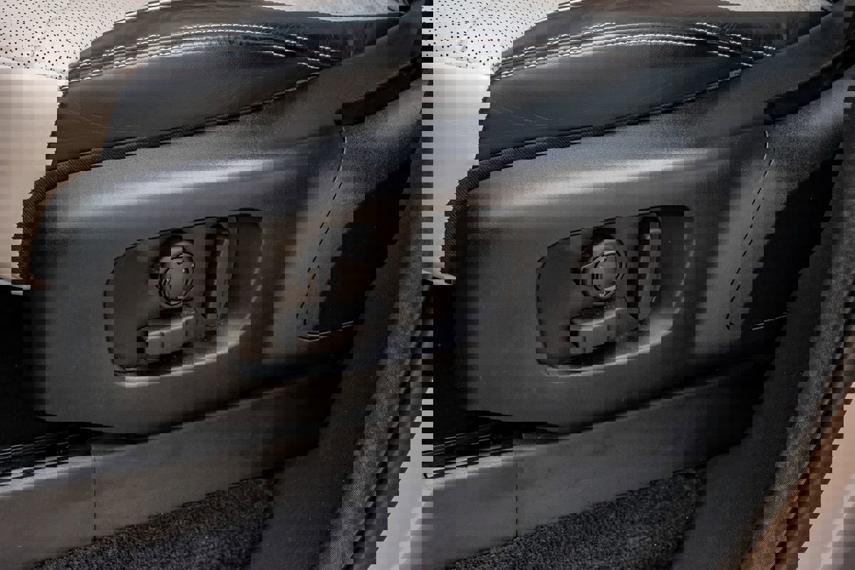 Used 2021 Land Rover Discovery HSE R-Dynamic AWD/4WD image 30