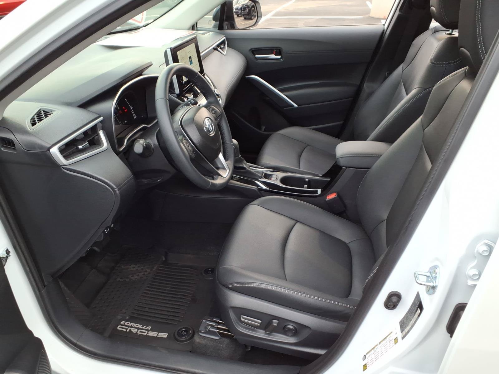 Certified 2025 Toyota Corolla Cross XLE w/ Convenience Package AWD/4WD image 15