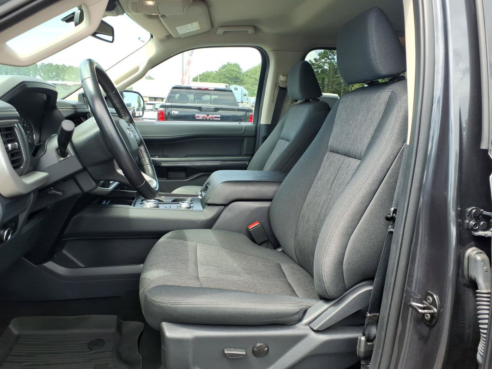 Used 2024 Ford Expedition XLT AWD/4WD image 20