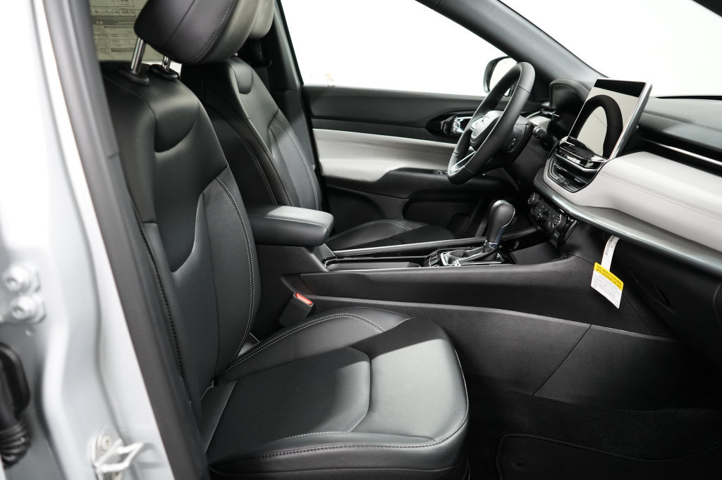 New 2026 Jeep Compass Limited AWD/4WD image 19