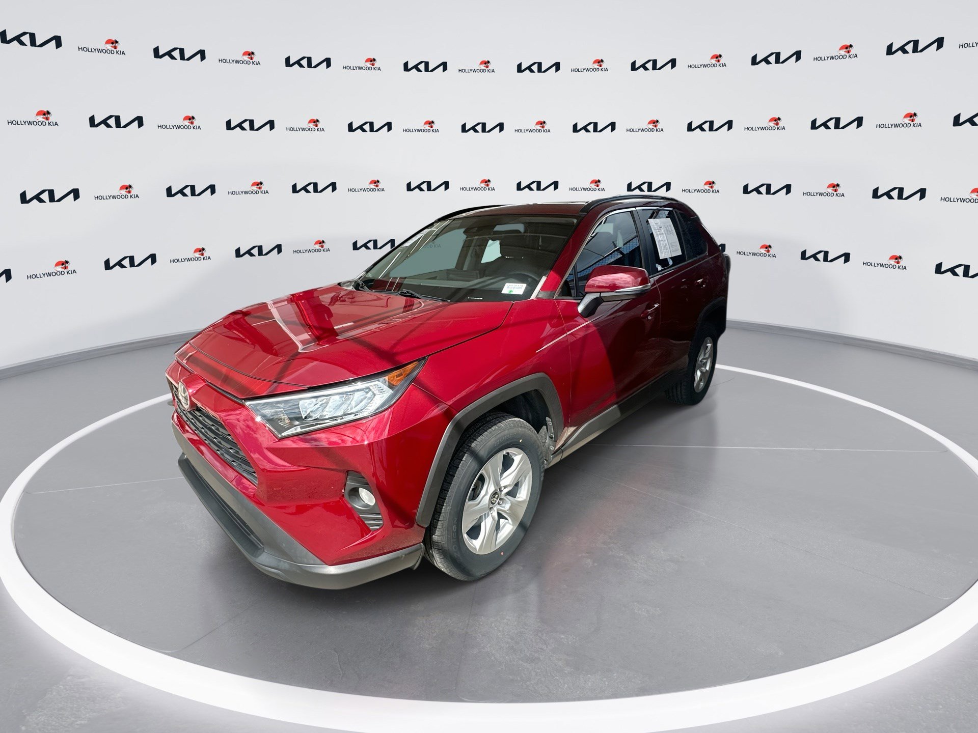 Used 2021 Toyota RAV4 XLE image 4