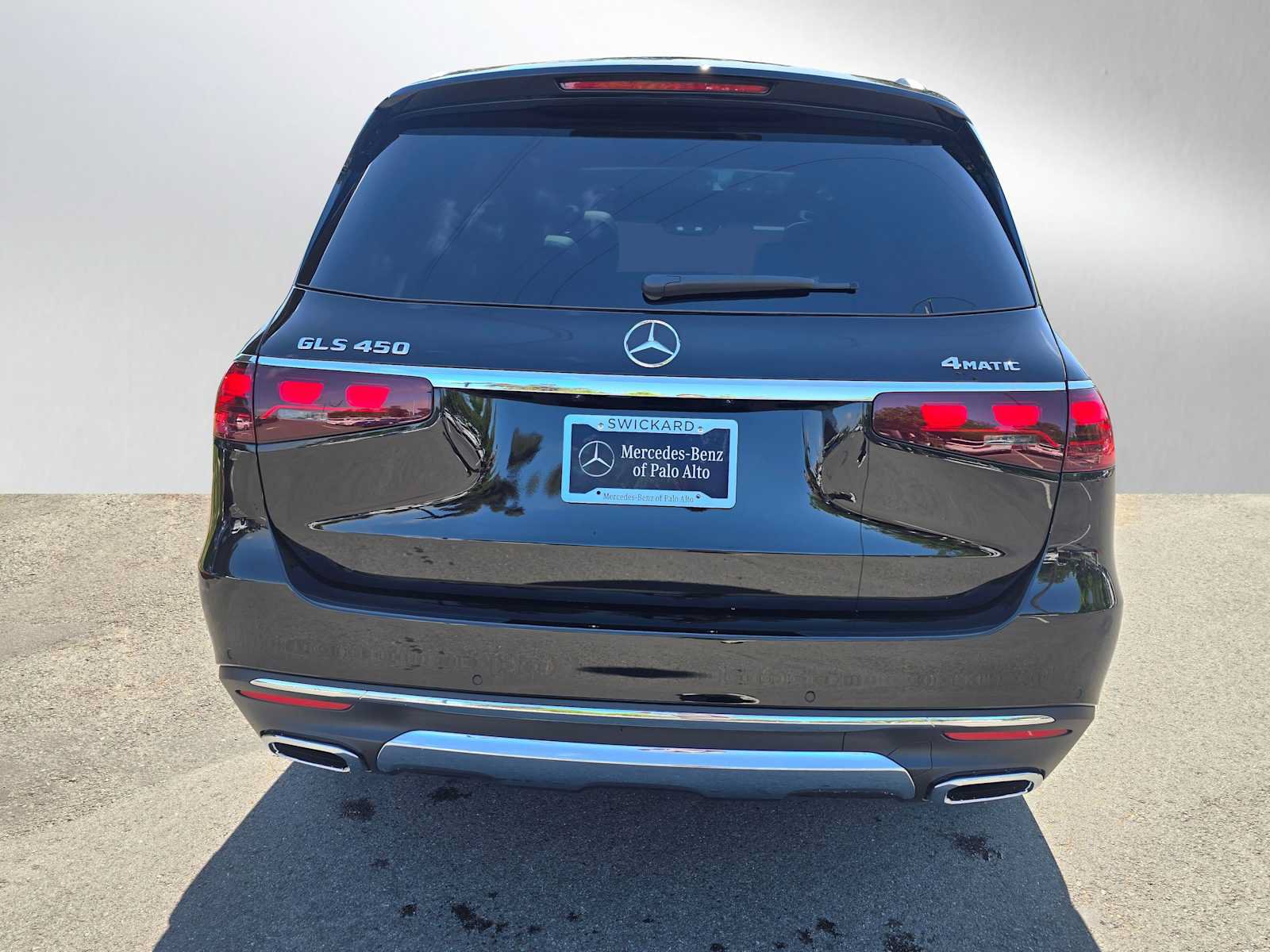 Used 2026 Mercedes-Benz GLS 450 4MATIC image 4