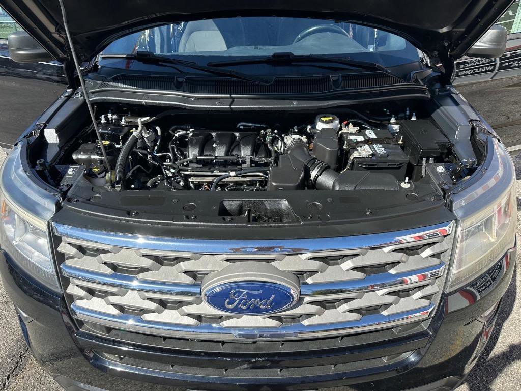 Used 2018 Ford Explorer XLT FWD image 39