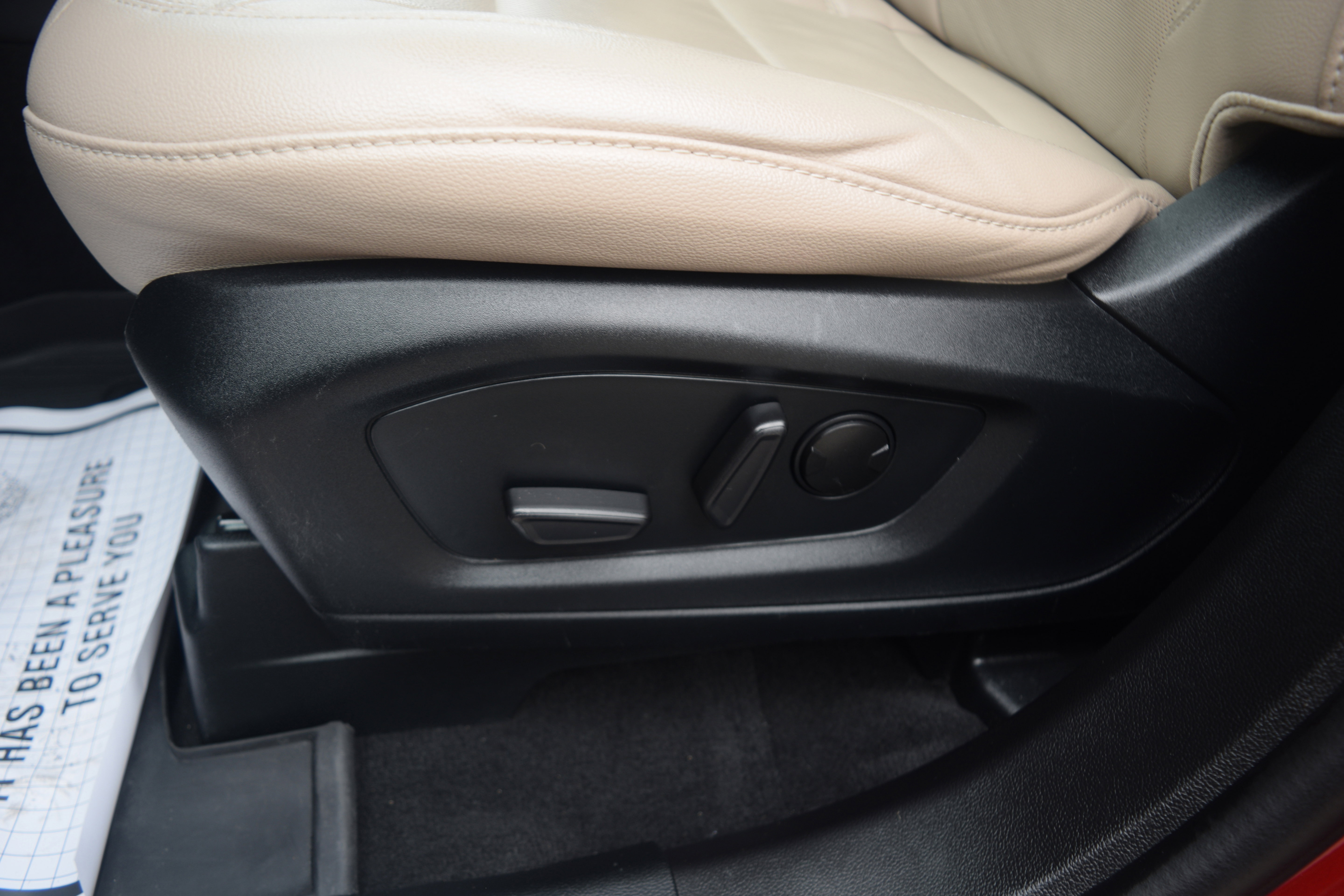 Used 2023 Ford Explorer Limited w/ Limited Technology Package image 21