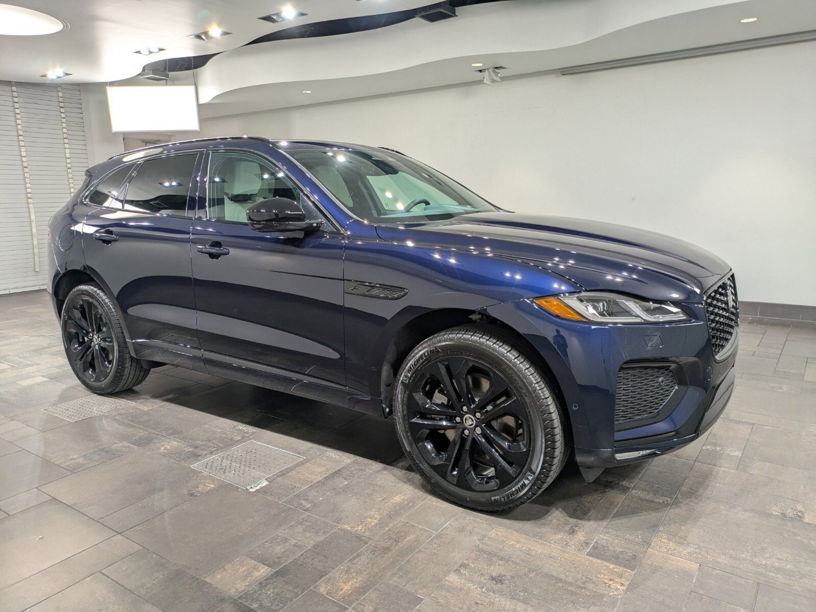 New 2026 Jaguar F-PACE R-Dynamic S image 28