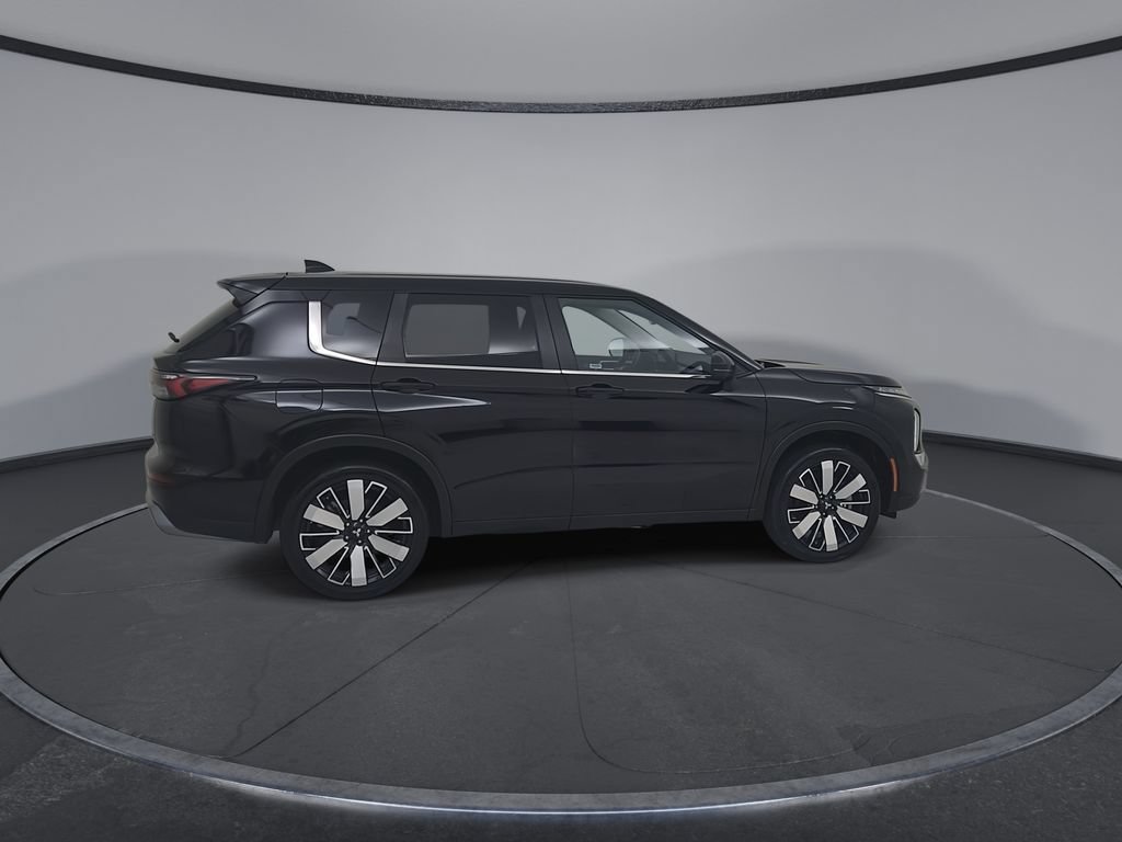 Used 2025 Mitsubishi Outlander SE FWD image 17