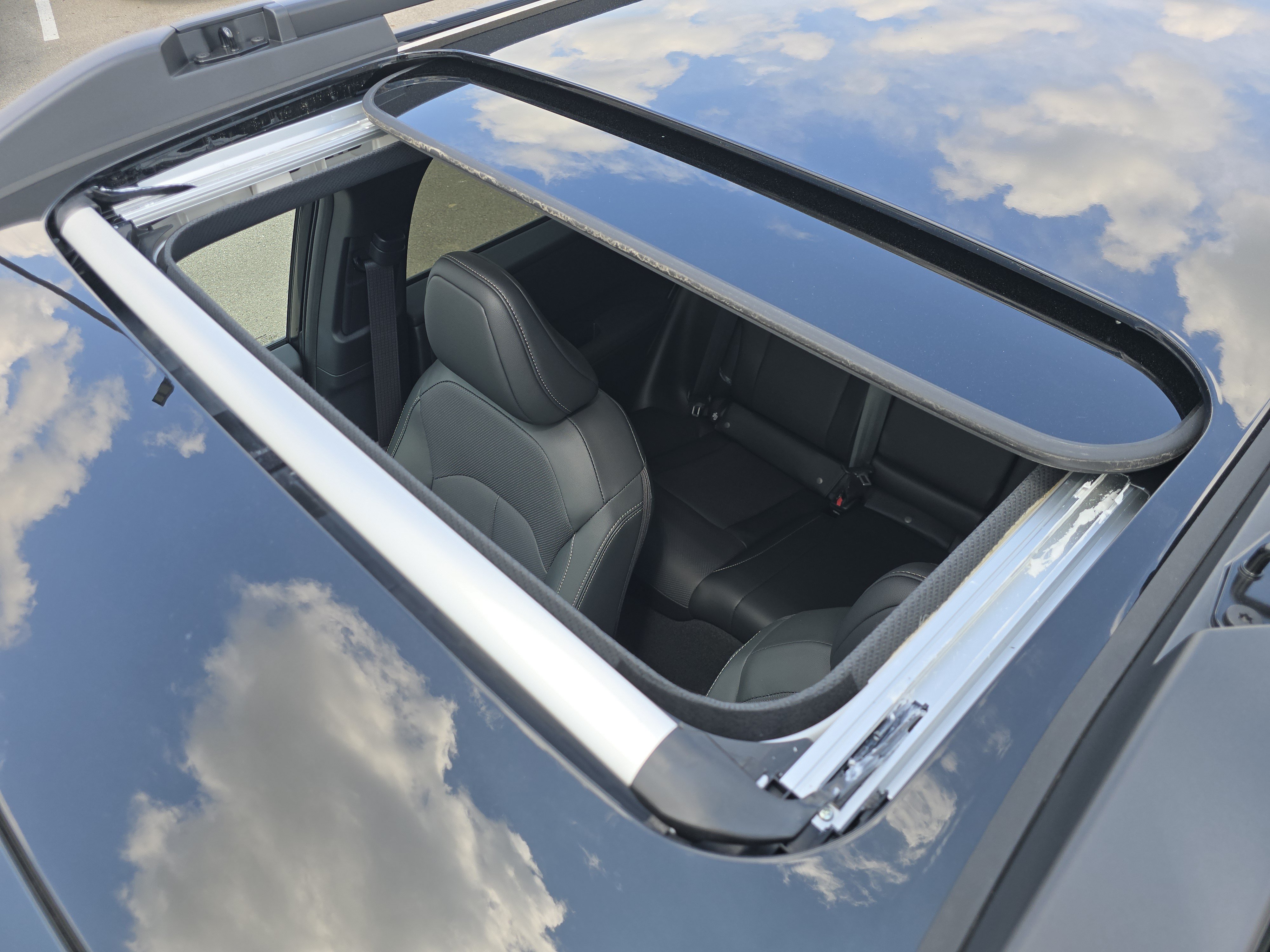 New 2026 Subaru Outback Limited AWD/4WD image 9