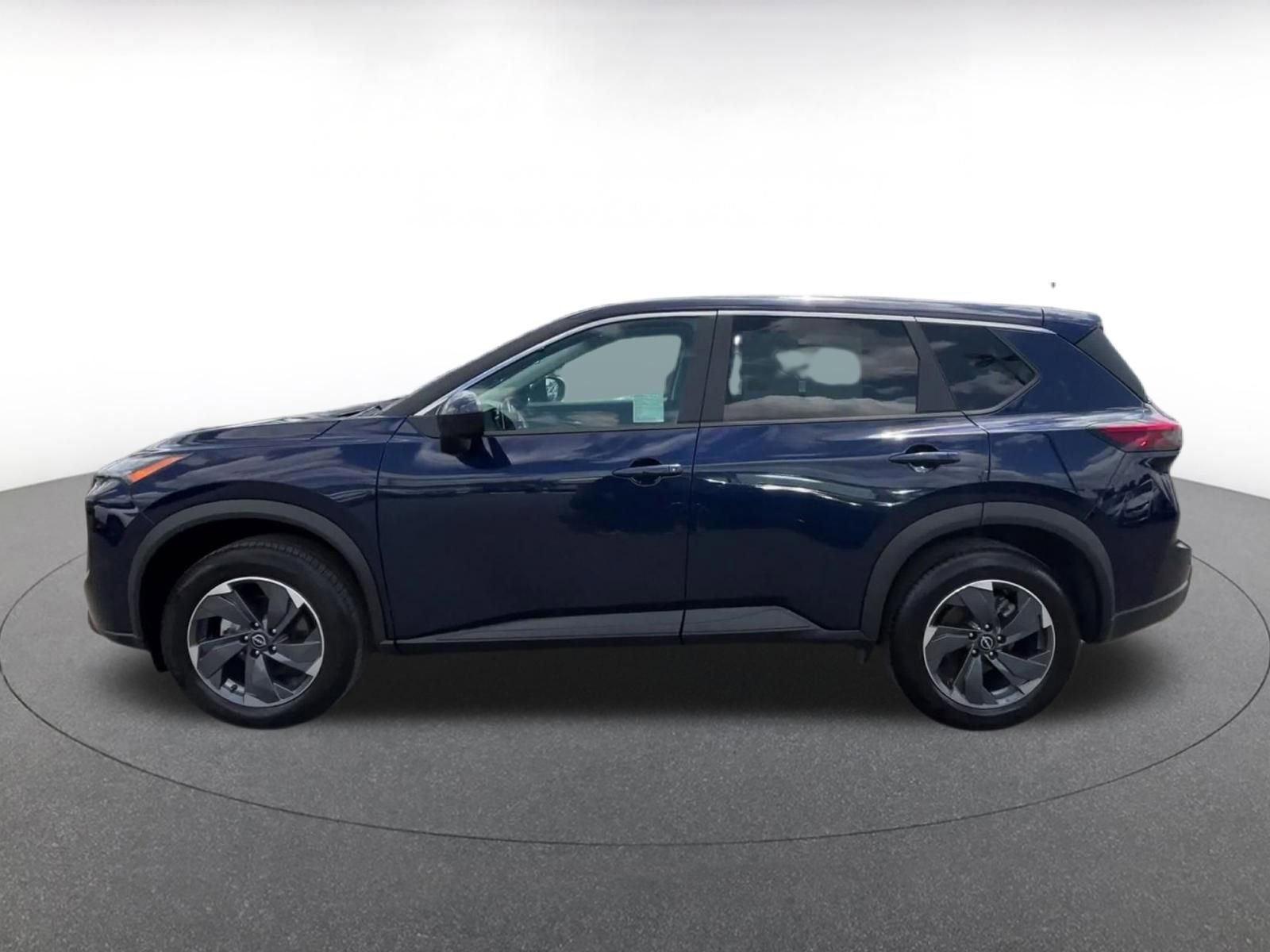 Used 2025 Nissan Rogue SV FWD image 9