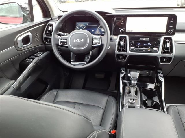 Used 2023 Kia Sorento SX image 4