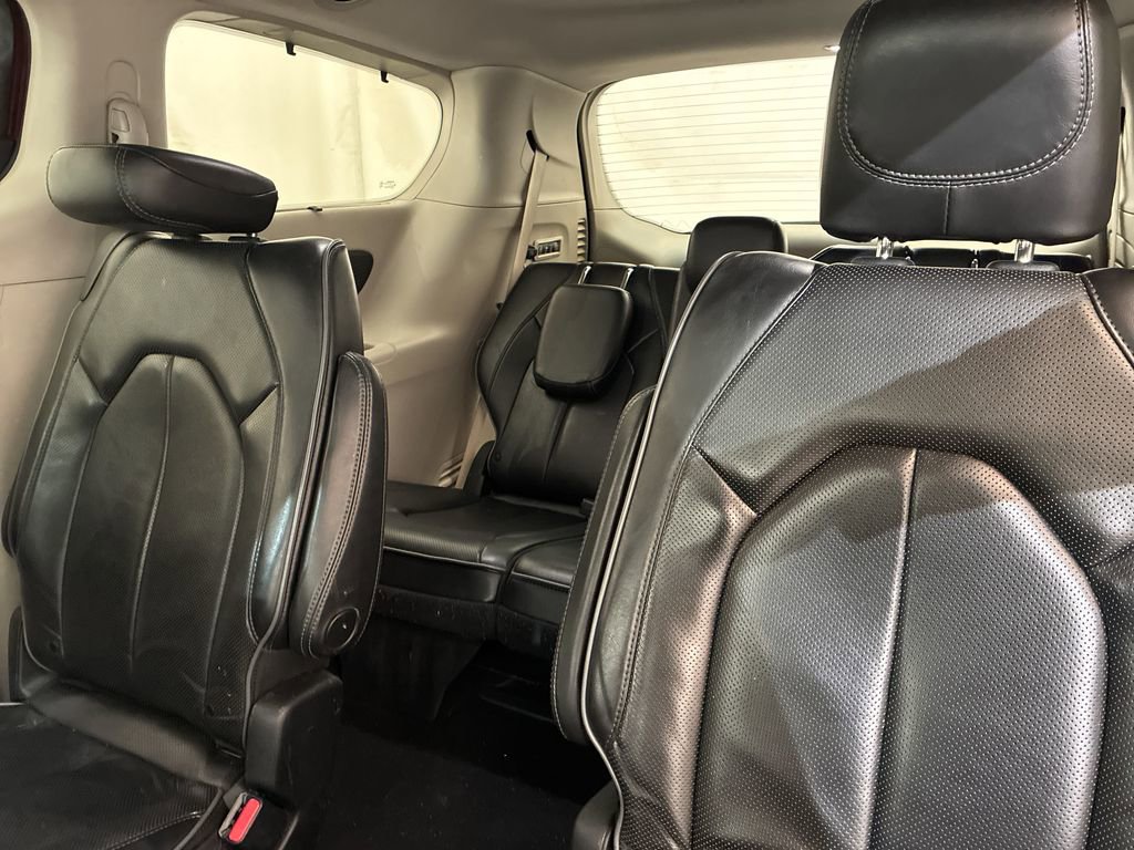 Used 2019 Chrysler Pacifica Limited FWD image 11