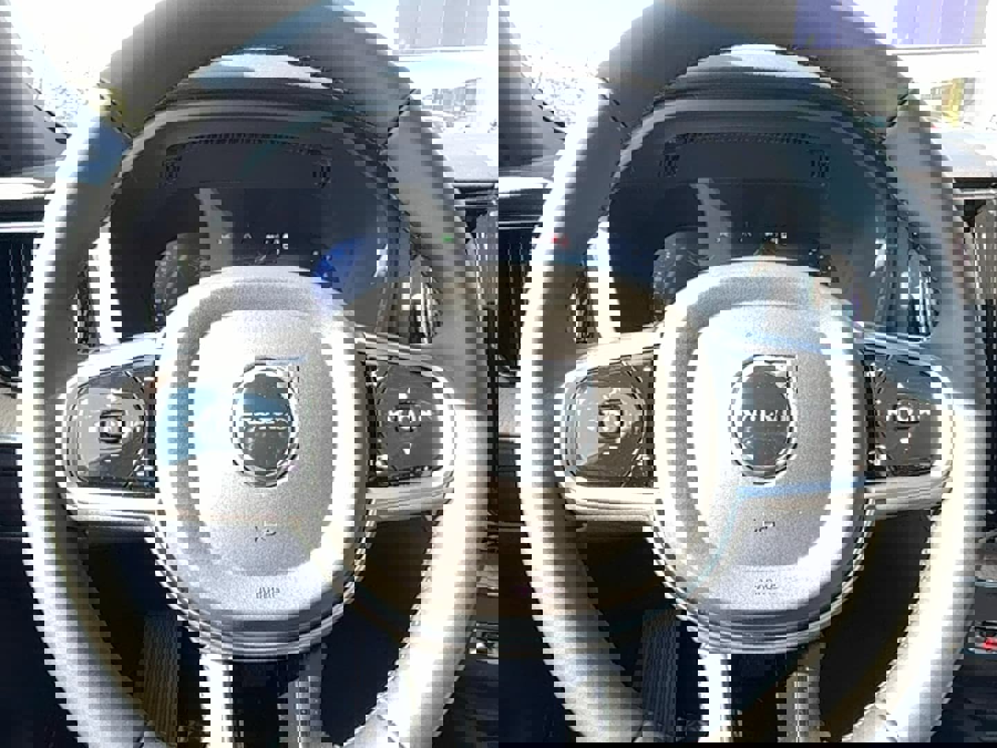 Used 2026 Volvo XC60 B5 Core w/ Protection Package Premier image 18