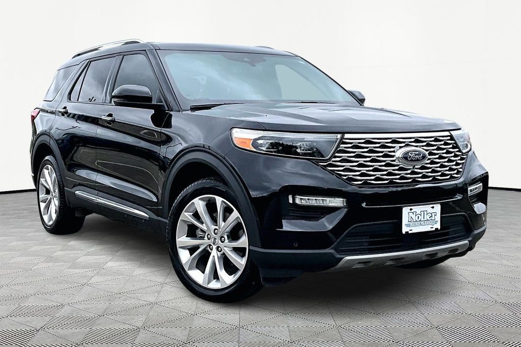 Certified 2023 Ford Explorer Platinum w/ Technology Package AWD/4WD image 12