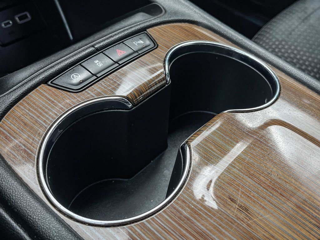 Used 2020 GMC Acadia SLE image 31