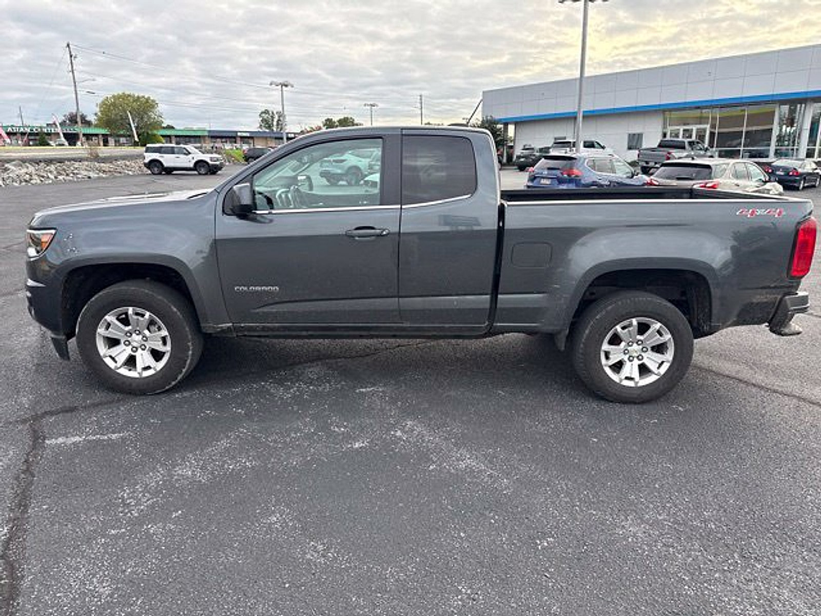 Used 2016 Chevrolet Colorado LT AWD/4WD image 9