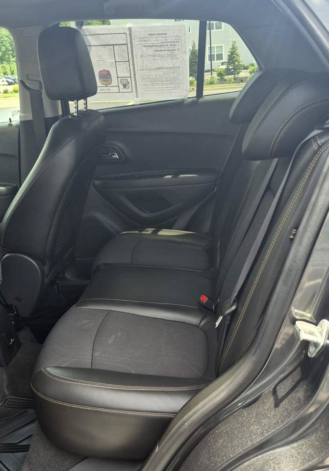 Used 2020 Chevrolet Trax LT w/ Driver Confidence Package FWD image 9