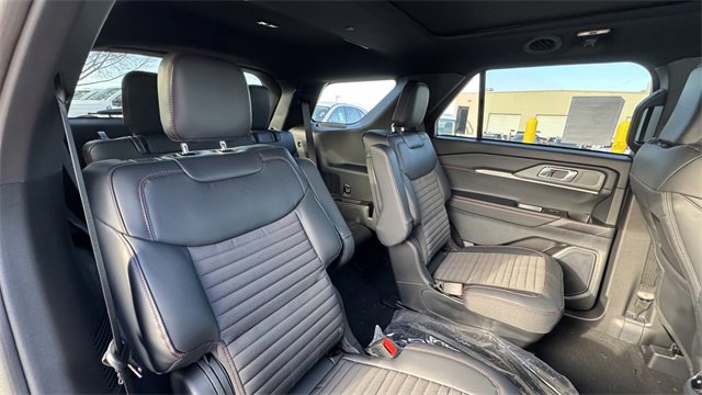 New 2026 Ford Explorer ST-Line w/ ST-Line Street Pack image 14