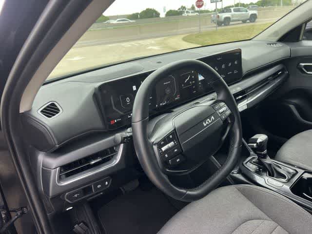 Used 2025 Kia K4 EX image 15