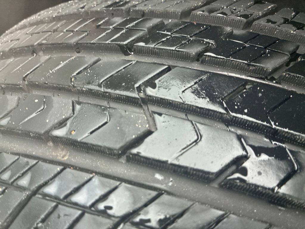 Used 2024 Chrysler Pacifica Touring-L image 27