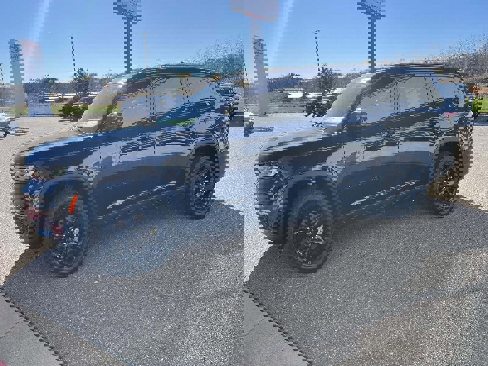 Used 2025 Jeep Grand Cherokee L Limited w/ Luxury Tech Group II image 5