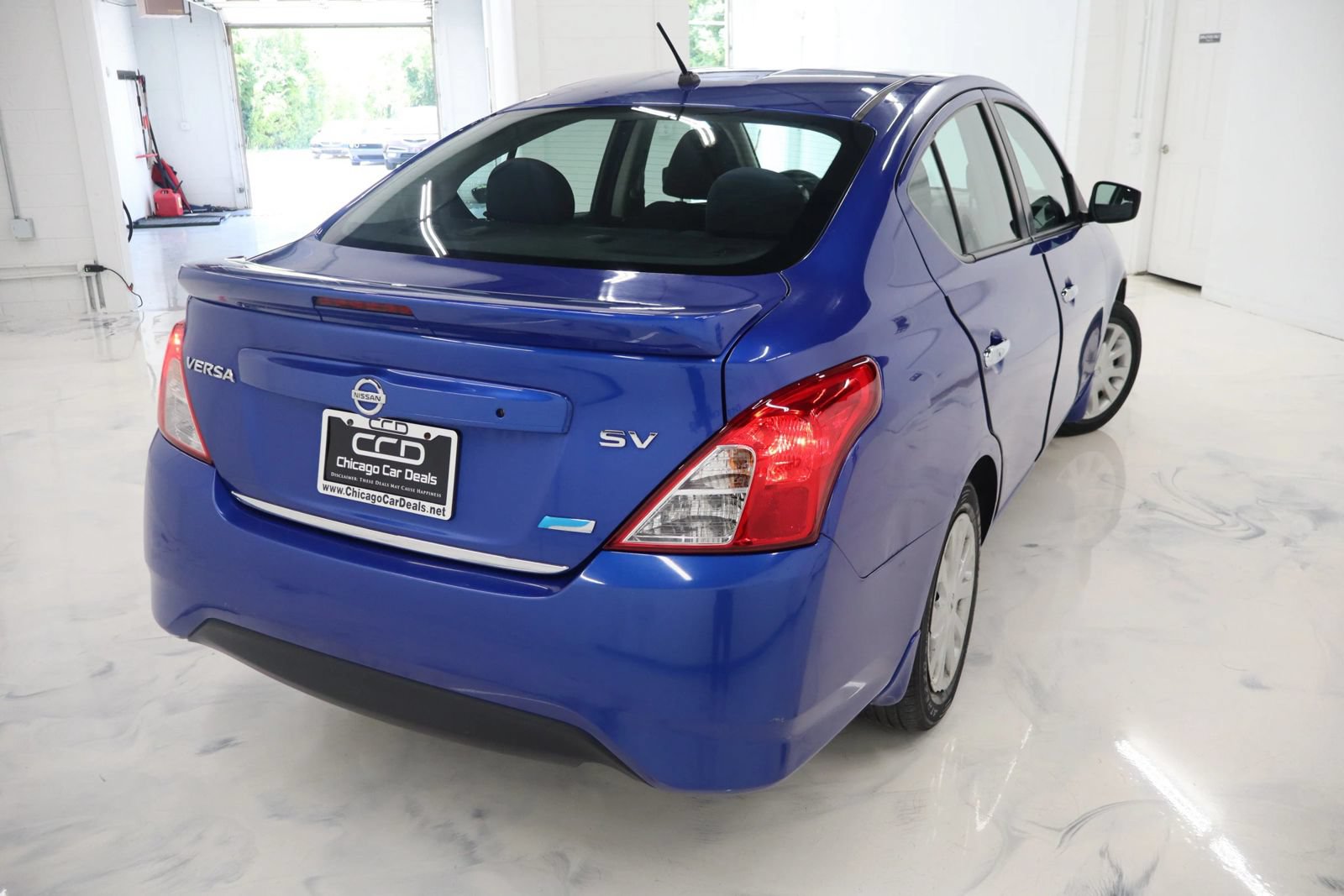 Used 2015 Nissan Versa SV FWD image 5