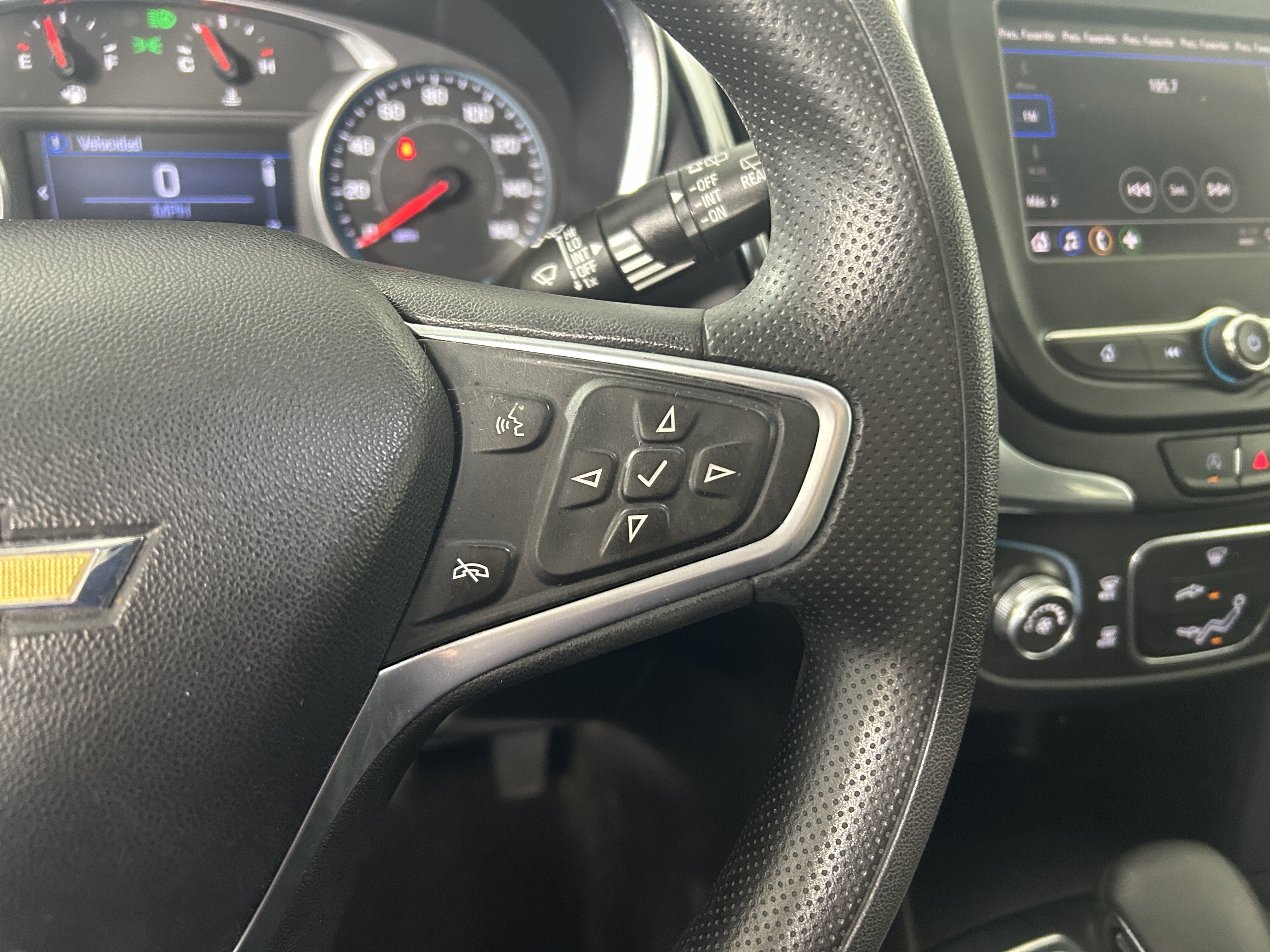 Used 2022 Chevrolet Equinox LT AWD/4WD image 13