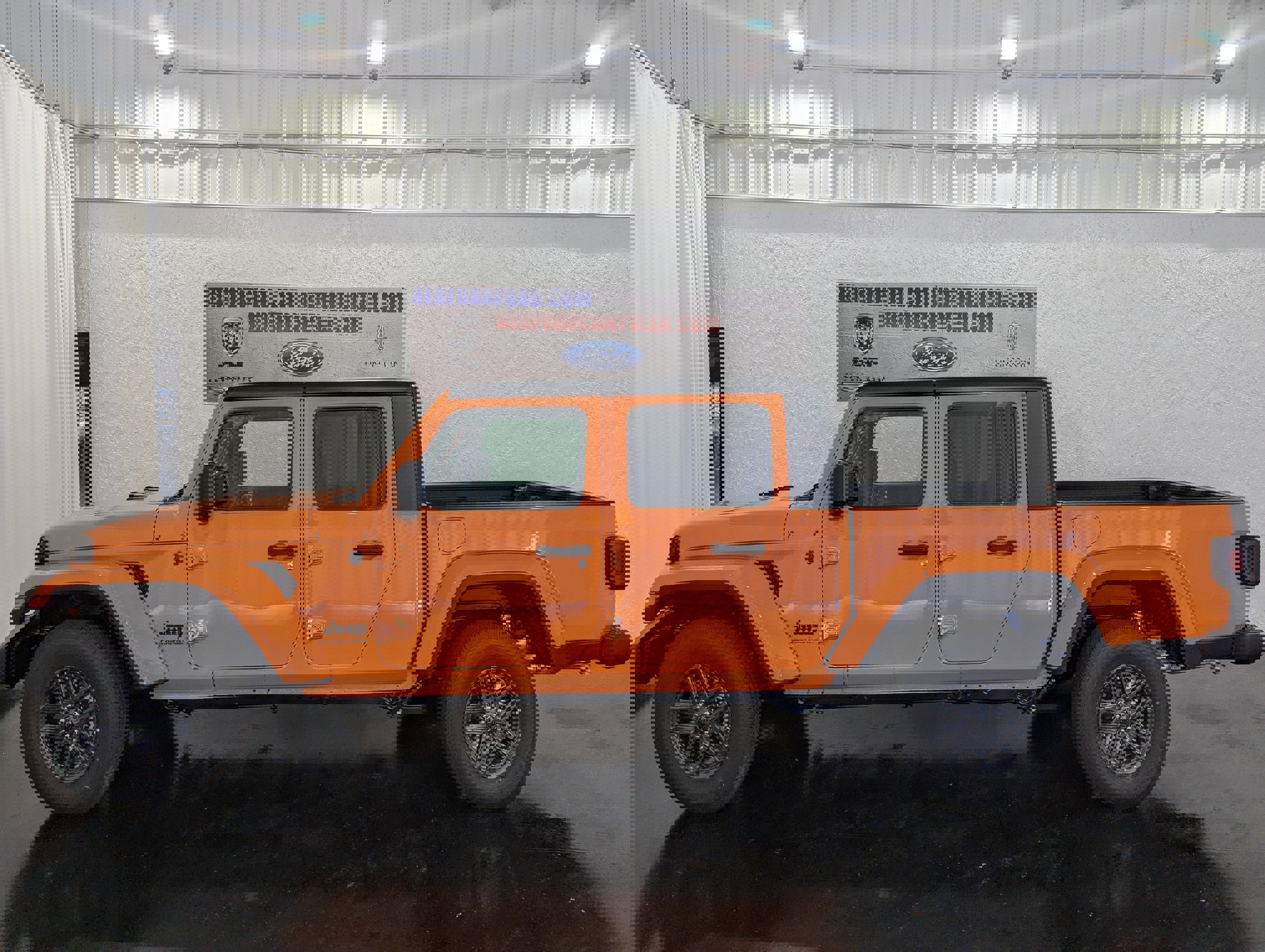 New 2025 Jeep Gladiator Sport image 2